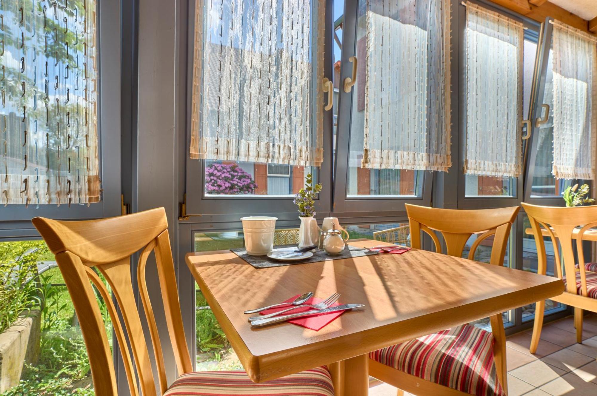 Langenzenn Landhotel Seerose מראה חיצוני תמונה
